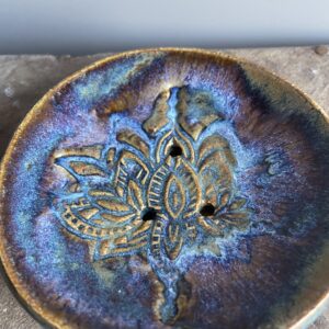 seifenschale mit ablauf keramik handgemacht getöpfert blau Lotus Design boho vintage